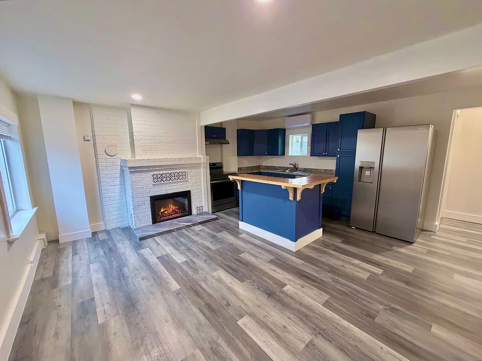 Stunning, Newly Renovated 2BR | 1BA — Photo 3