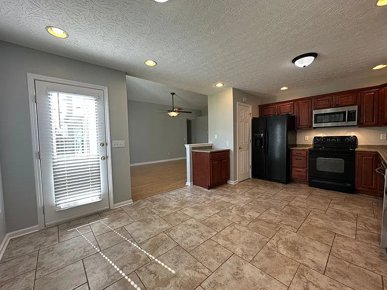 516 Millpond Rd — Photo 26
