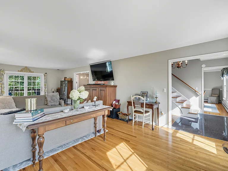 25 Buxton Ln — Photo 6