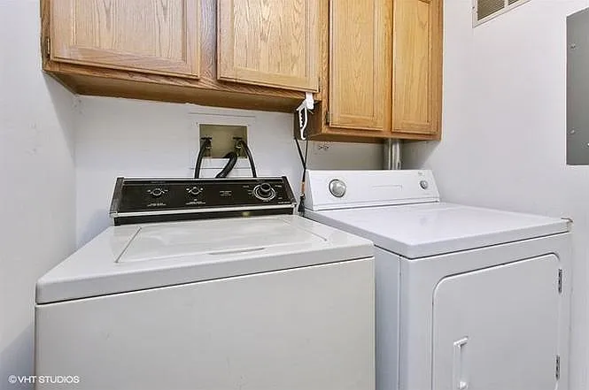 2 bed, 1000 sqft, $2,100 — Photo 2