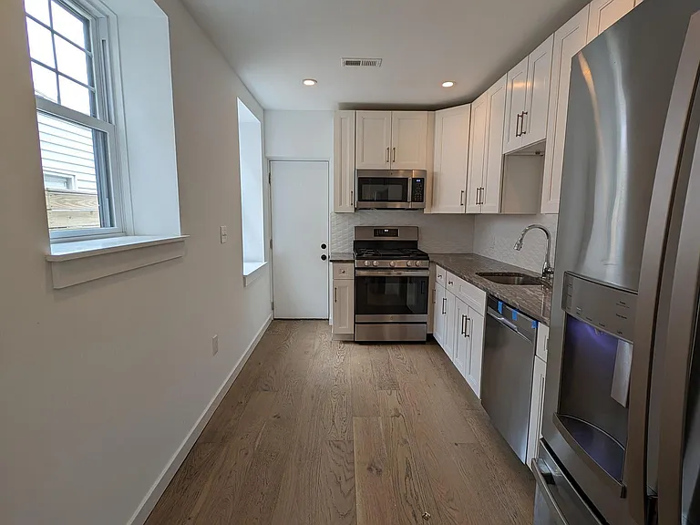 2232 N Mascher St — Photo 7