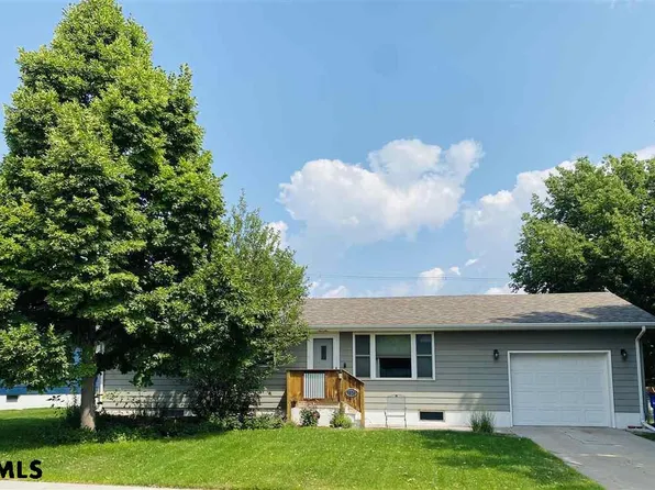 1820 A St, Gering, NE 69341