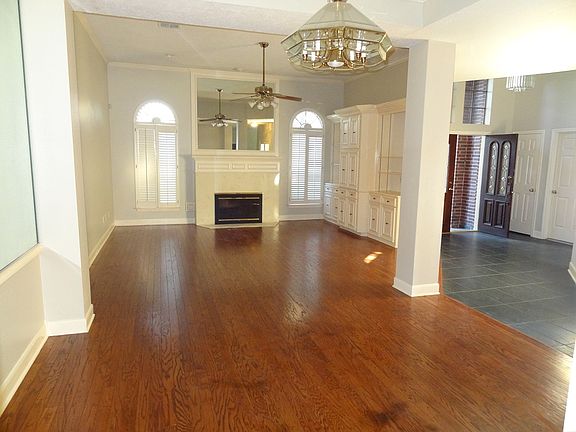 5th image of 5123 Olympia Fields Ln