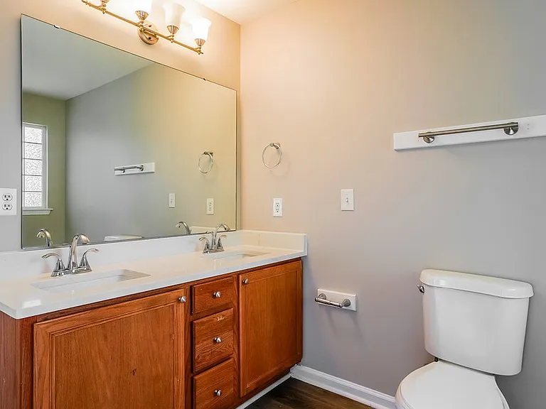 2826 Filbert St — Photo 16