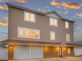 615 Pearl St, Oceanside, NY 11572