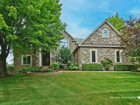 1120 Reddington Dr, Aurora, IL 60502