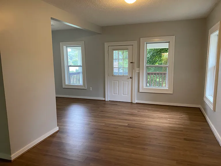 1733 Springhill Rd — Photo 3
