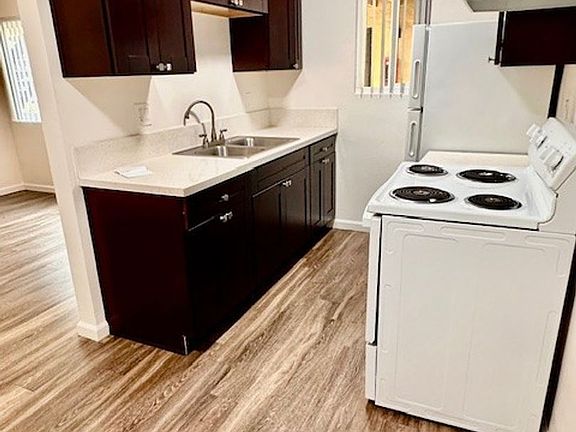 3rd image of 3119 Valle Ave #5