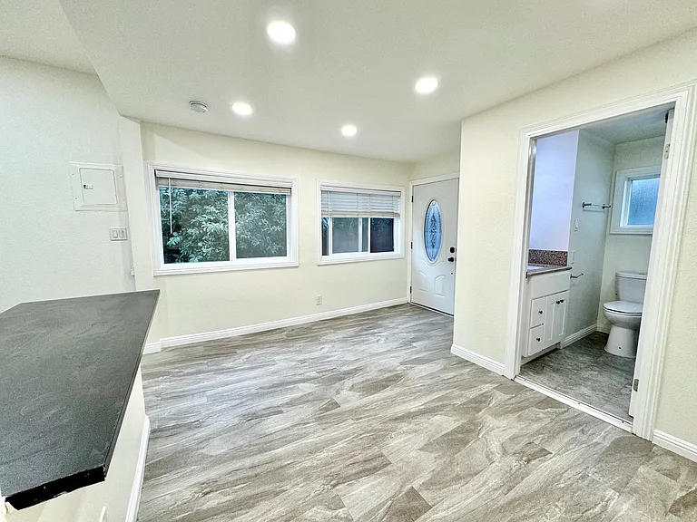 1149 Marietta St — Photo 3