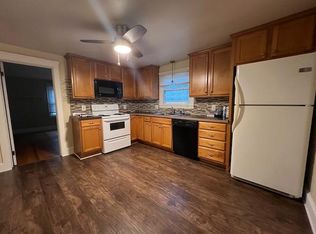 31 Pennsylvania Ave, West Warwick, RI 02893