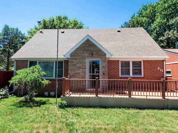 911 Westside Dr, Yankton, SD 57078