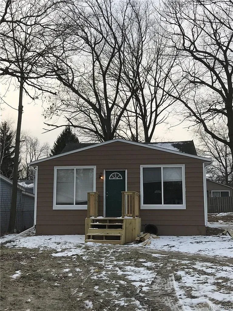 3885 Lawley St photo 1