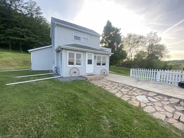 800 West Side DRIVE, Richland Center, WI 53581