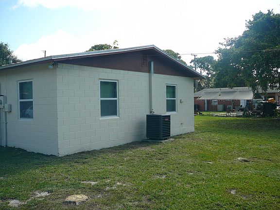 4th image of 2703 Avenue H
