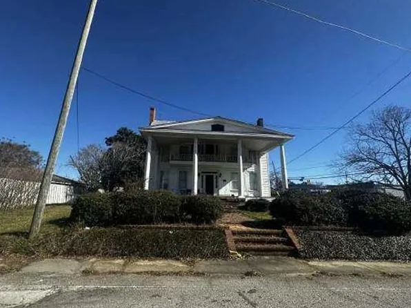 103 N Newton St, Claxton, GA 30417