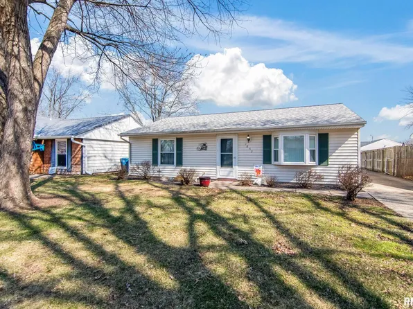 1852 Stanhope Rd, Springfield, IL 62702