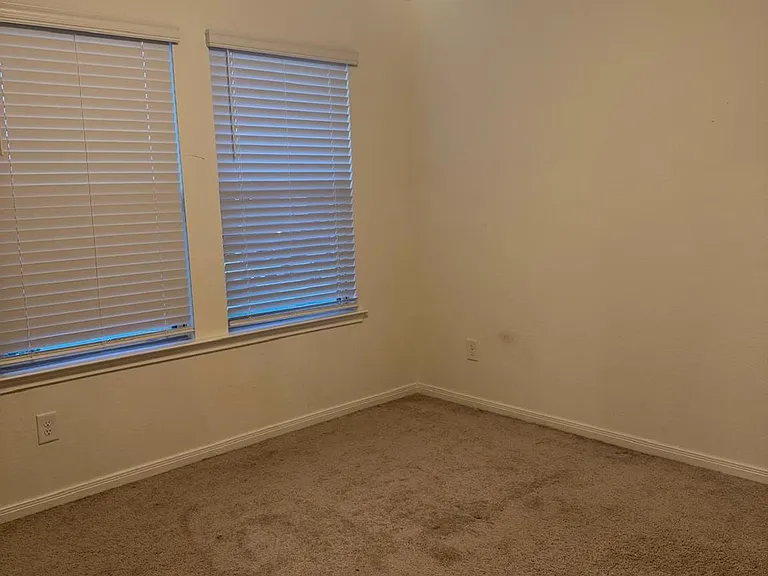4841 Sun Falls Dr — Photo 11