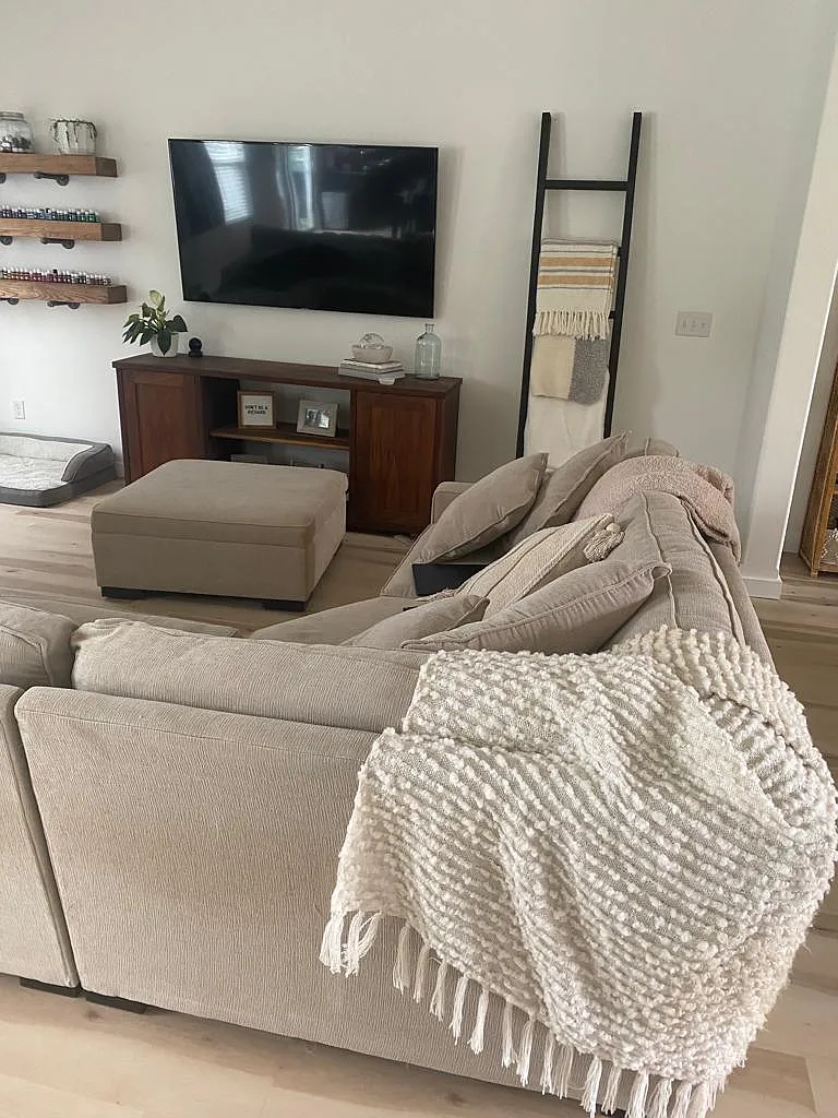 4 bed, 2032 sqft, $2,650 — Photo 4