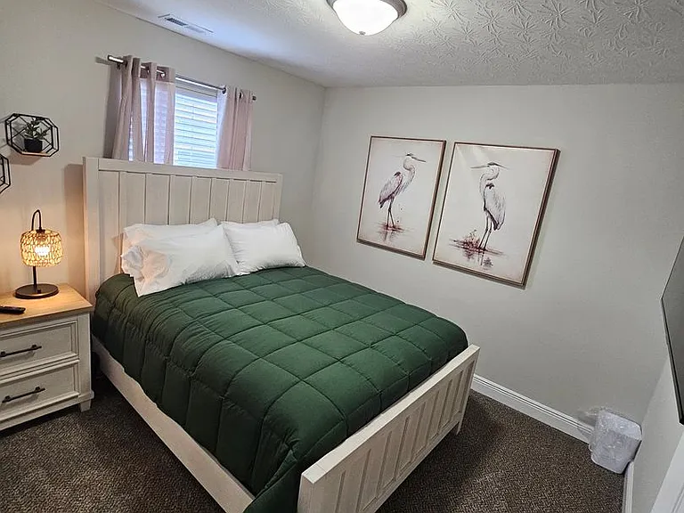 2224 Morris Ave — Photo 33
