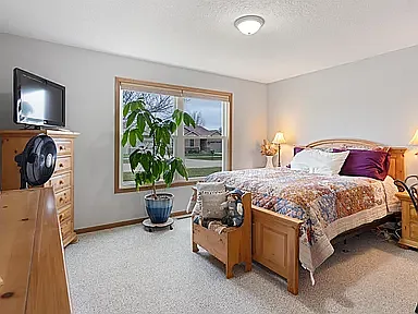 506 Larkspur Ln — Photo 14