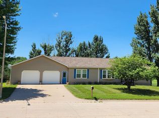 461 Pin Oak Dr, Ida Grove, IA 51445