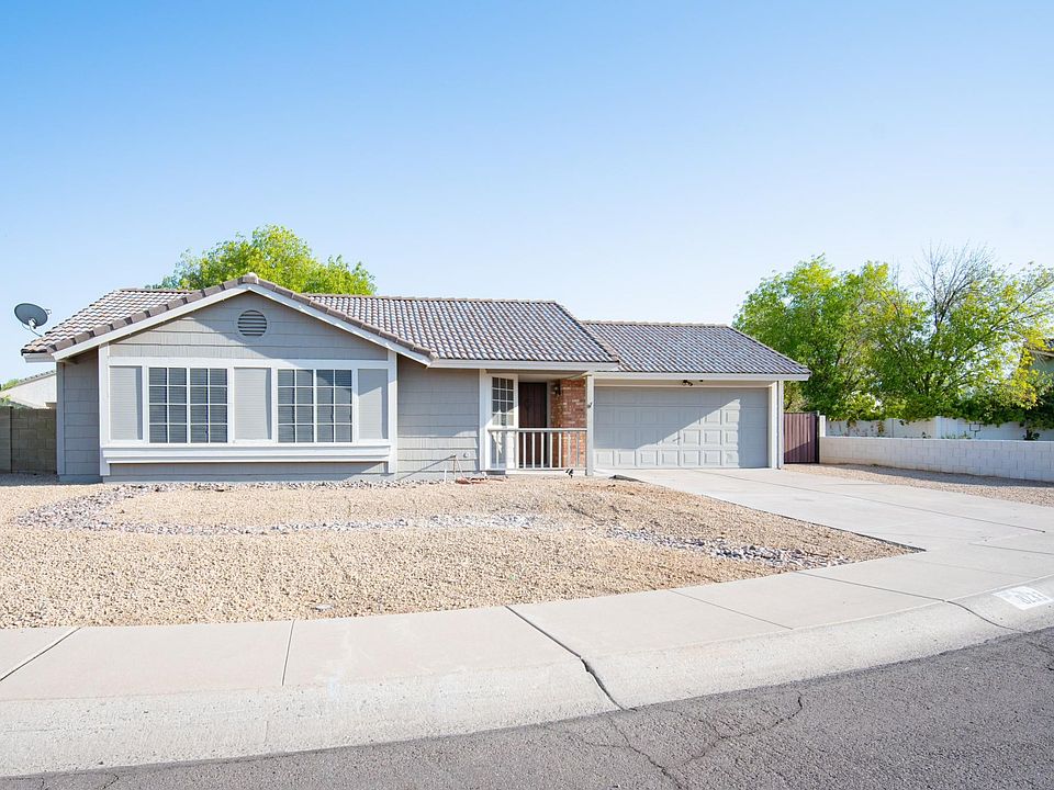 1st image of 8233 W Columbine Dr