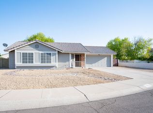 8233 W Columbine Dr, Peoria, AZ 85381