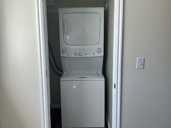 2nd image of 174 E 550 N