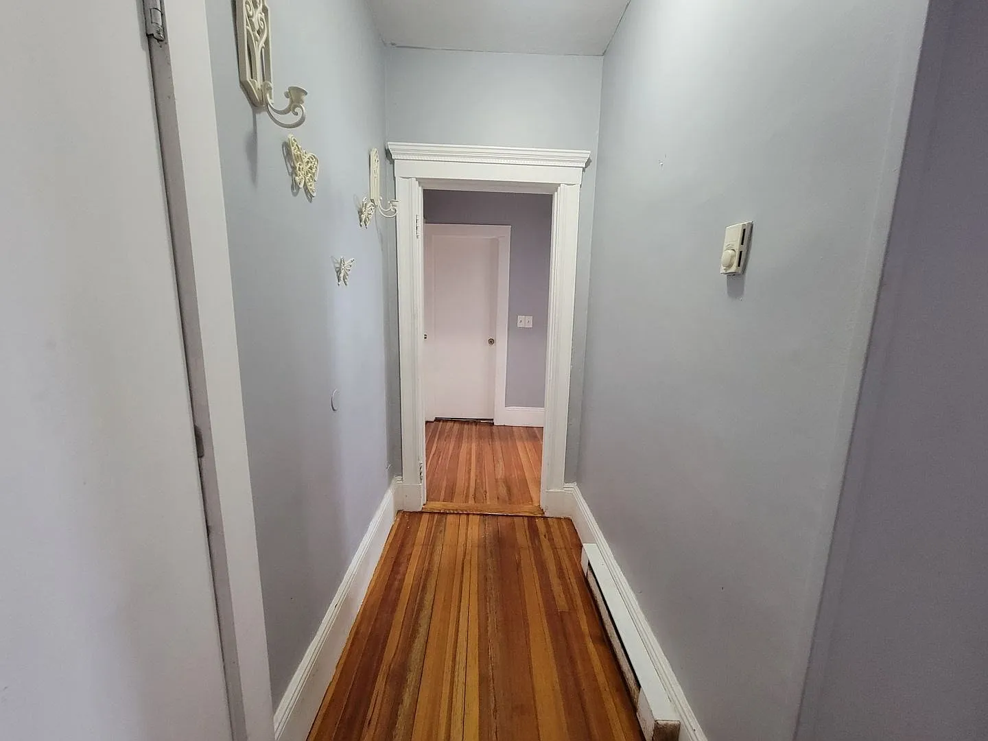 2 bed, 1.0 bath, 9999 sqft, $2,300 — Photo 2
