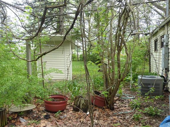 4th image of 1106 Lawndale Ave