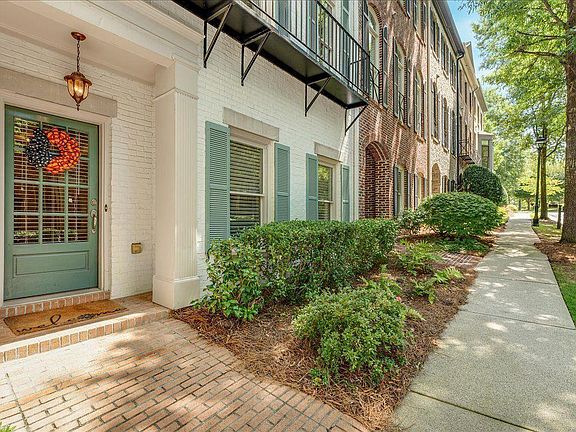 3rd image of 148 W Ridge Way