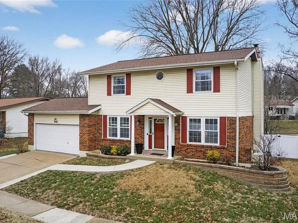 709 Windingpath Ln, Ballwin, MO 63021