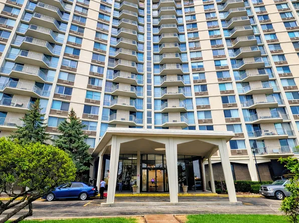 40 N Tower Rd APT 6G, Oak Brook, IL 60523
