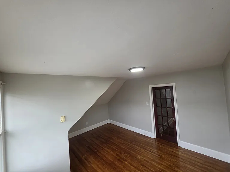 715 Oak Hill Ave #3-S — Photo 6