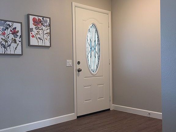 Stunning entry w/ Security 