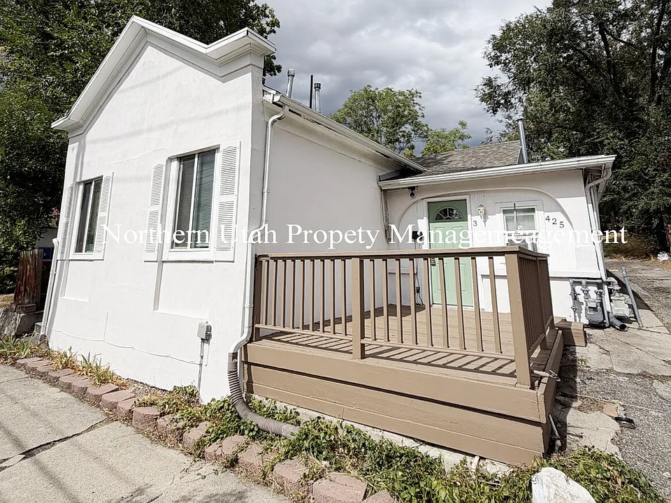 425 E 4th Ave #4