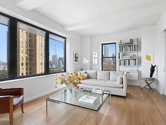 3rd image of 12 W 72nd Street 25b #25B