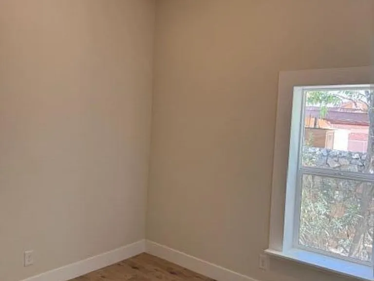 2414 San Diego Ave — Photo 6