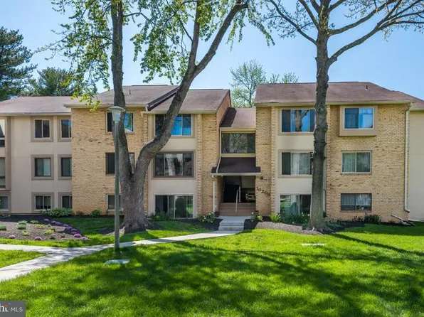 10206 Bushman Dr APT 422, Oakton, VA 22124