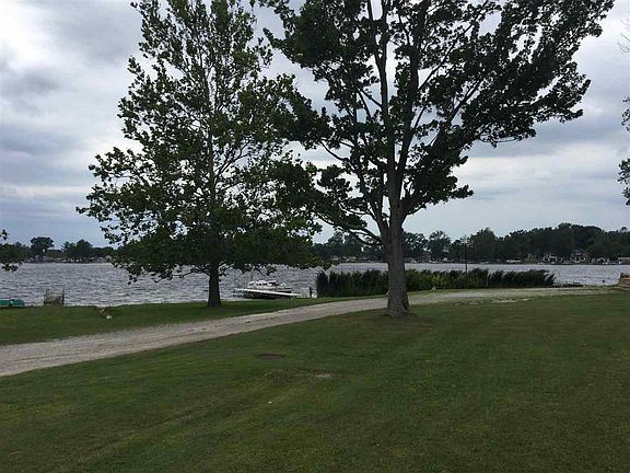 5th image of W Wolfes Retreat