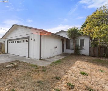 950 Augustine Ave, Coos Bay, OR, 97420
