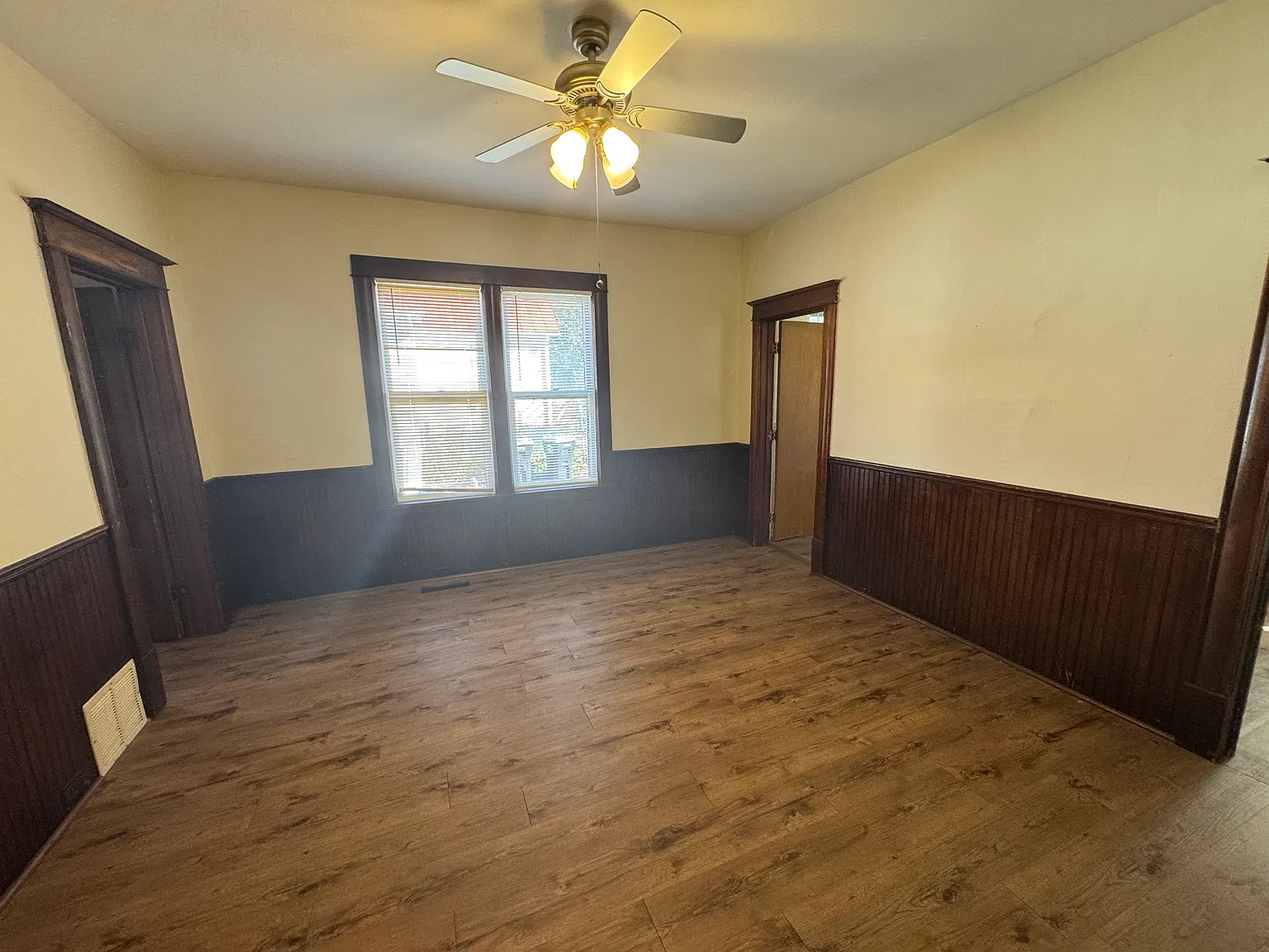 2 bed, 900 sqft, $1,049 — Photo 3
