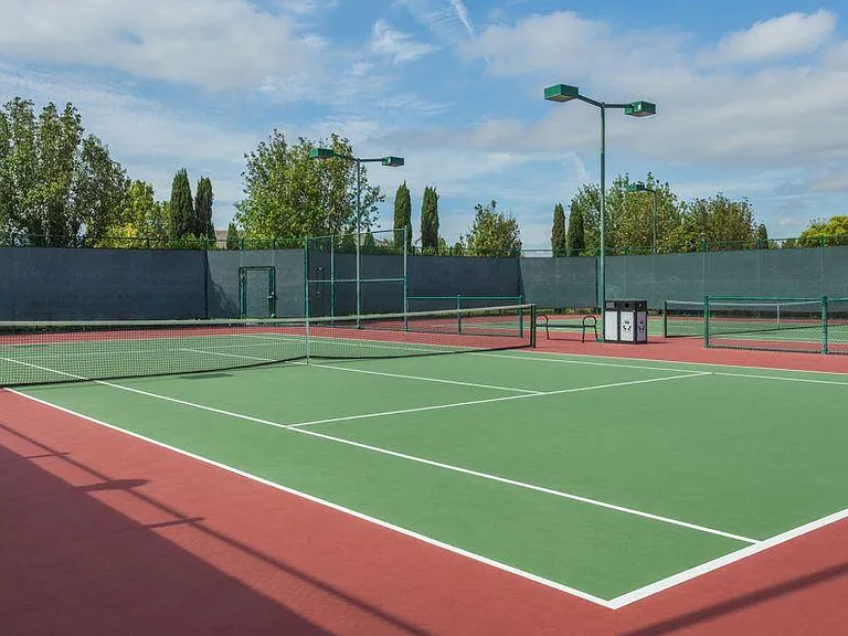 Parkhouse-Tennis-Courts-1024x595