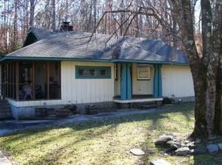 132 Henderson Falls Rd, Toccoa, GA 30577