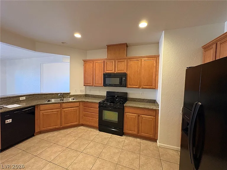 8944 Briar Bay Dr — Photo 3