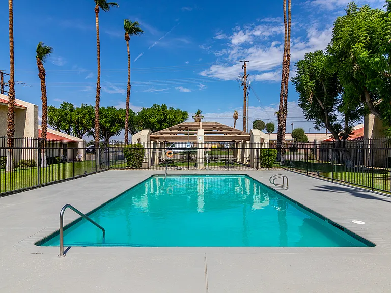 Date Palm Apartments — Photo 19