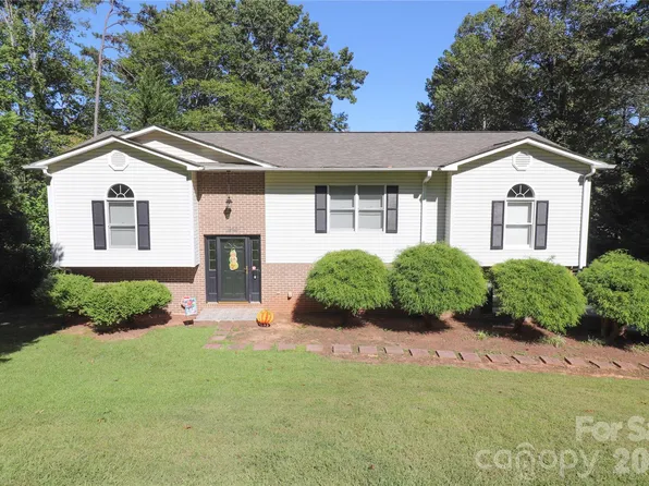 1896 Timber Trce, Morganton, NC 28655