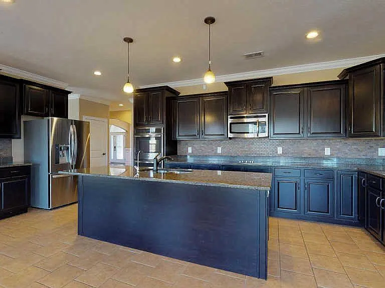 Spacious Kitchen