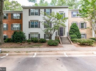 7756 New Providence Dr APT 16, Falls Church, VA 22042
