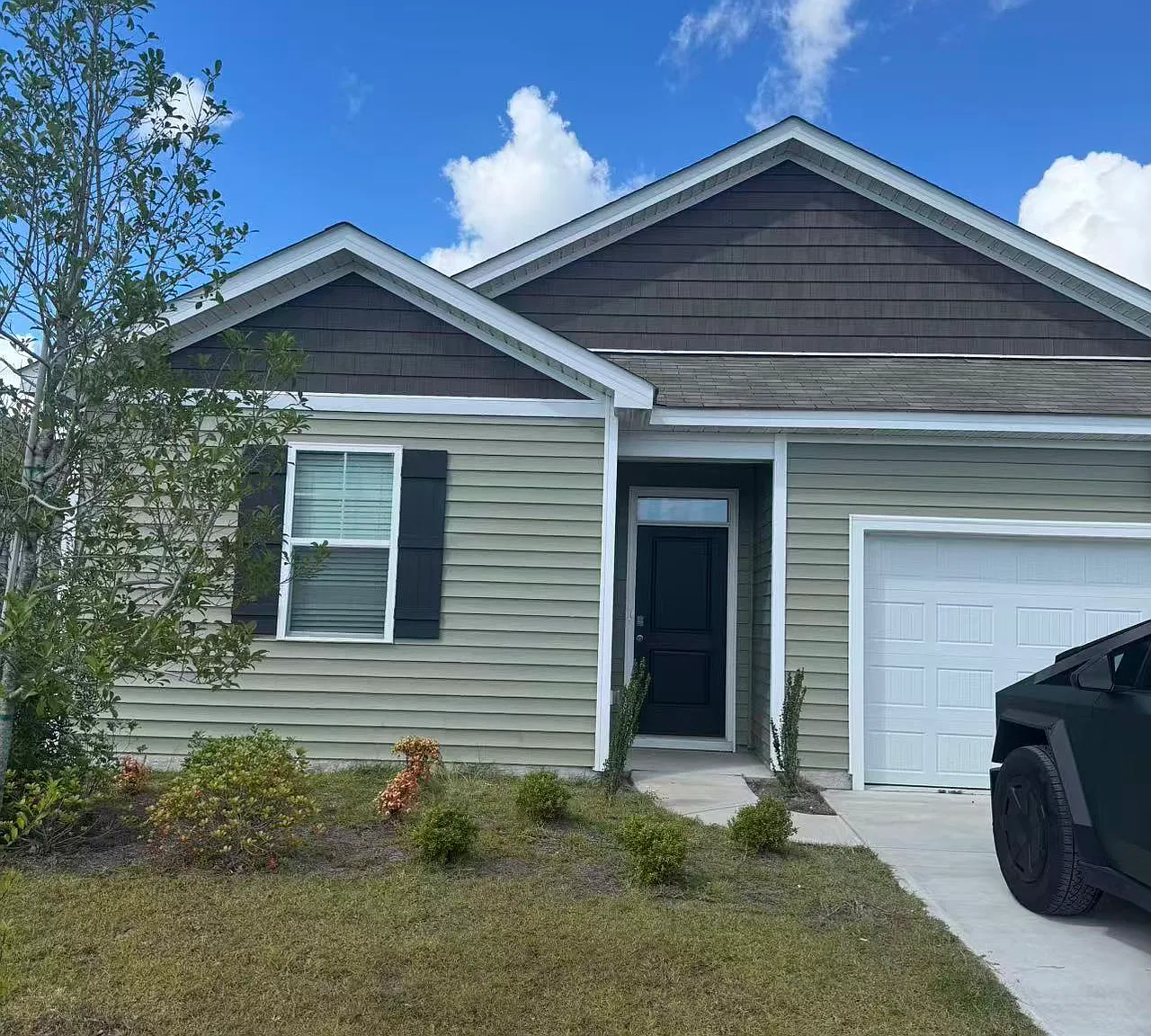 3 bed, 1500 sqft, $2,200 — Photo 1